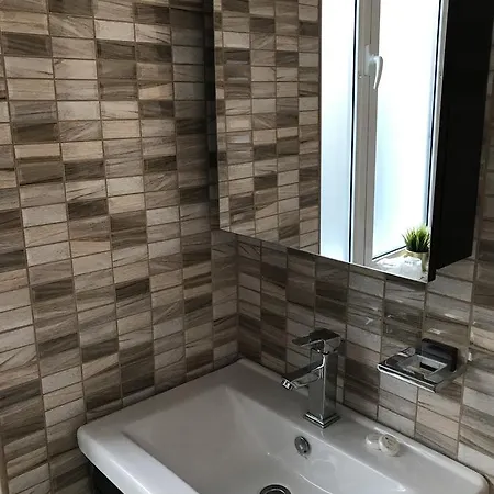 Downtown מלון 3*