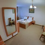 Hotel Downtown 3*