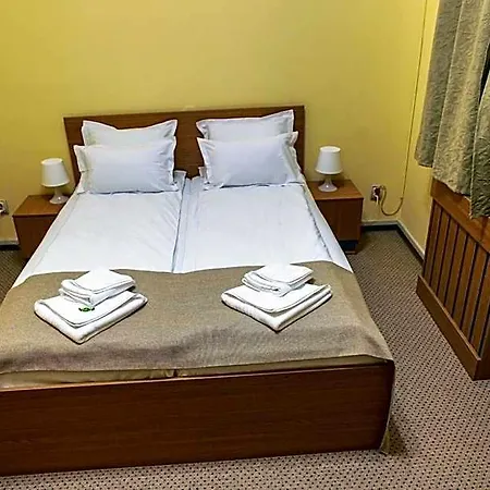 Downtown 3*