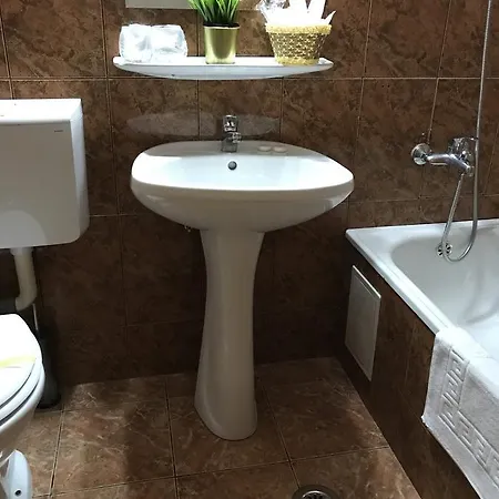 Downtown 3* Бухарест