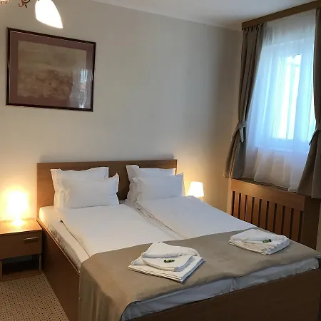 Отель Downtown 3*