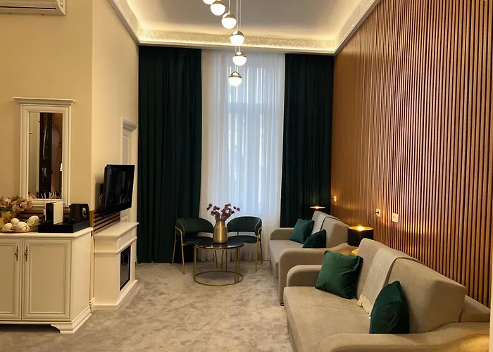 מלון Downtown 3*