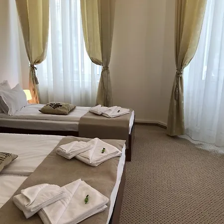 Hotel Downtown 4*